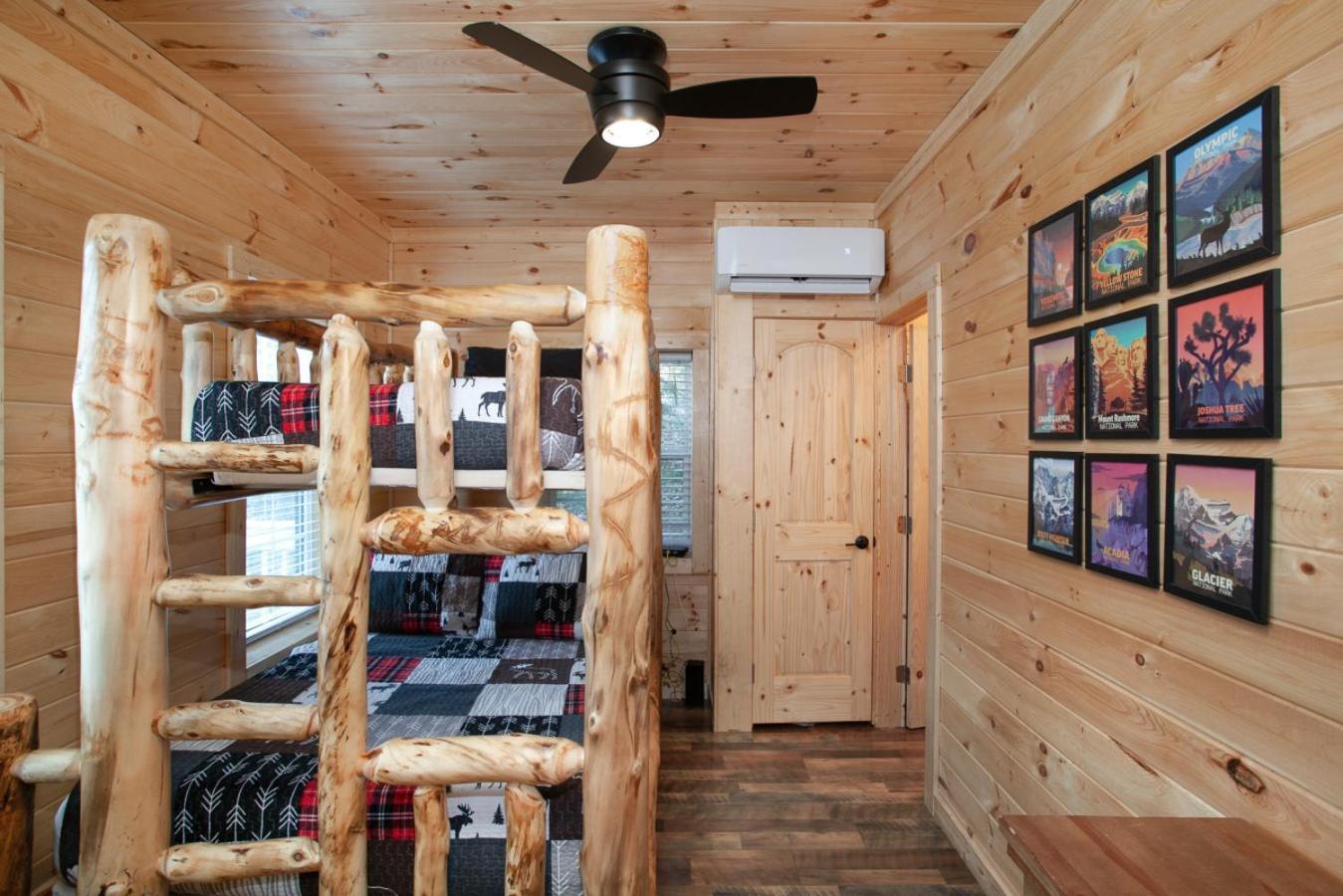 Вілла Whiskey Barrel W Hot Tub Arcade Game Fire Pit Сев'єрвілл Екстер'єр фото